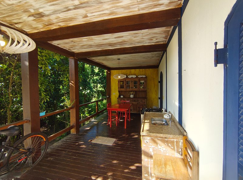 VENDE-SE LINDA CASA 606M2 TERRENO 130M2 CONSTRUIDOS - LINDA - ACEITA FINANCIAMENTO Alameda dos Jacarandás Ilhabela - 