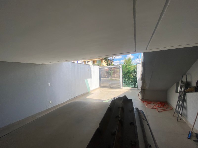 Casa Triplex Geminada de Alto Padrão - 03 qts. - 01 suíte - 04 vagas - R$895K Rua Gerson Morethzon Belo Horizonte - 