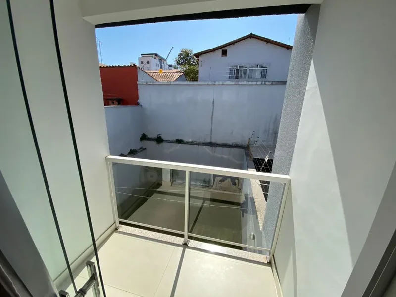 Casa Triplex Geminada de Alto Padrão - 03 qts. - 01 suíte - 04 vagas - R$895K Rua Gerson Morethzon Belo Horizonte - 