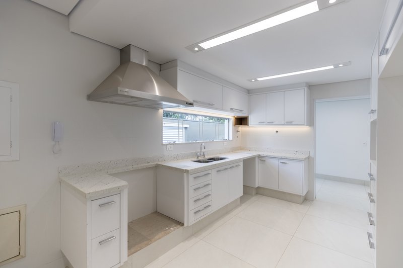 Casa à Venda Condomínio Guaporé II Ribeirão Preto/SP Avenida Heráclito Fontoura Sobral Pinto Ribeirão Preto - 
