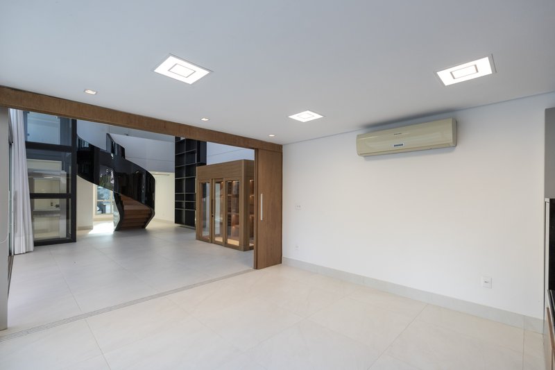Casa à Venda Condomínio Guaporé II Ribeirão Preto/SP Avenida Heráclito Fontoura Sobral Pinto Ribeirão Preto - 
