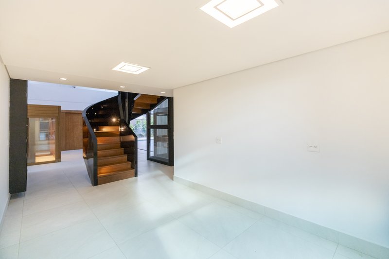 Casa à Venda Condomínio Guaporé II Ribeirão Preto/SP Avenida Heráclito Fontoura Sobral Pinto Ribeirão Preto - 