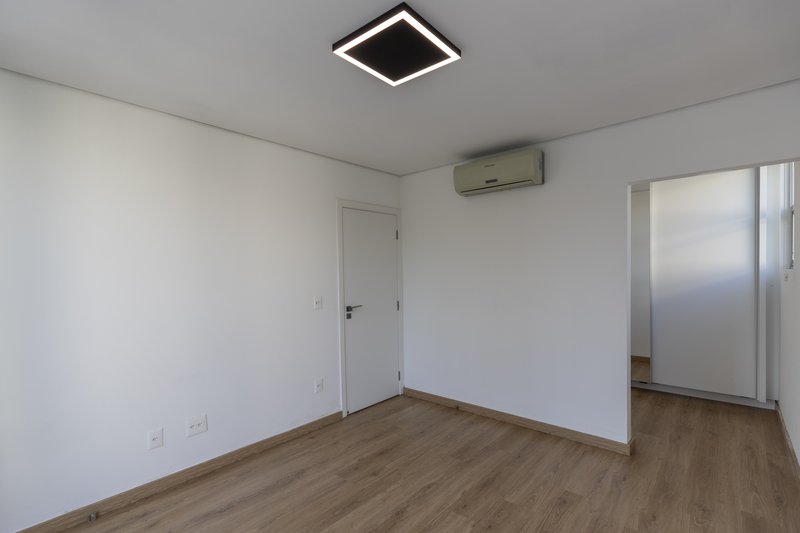 Casa à Venda Condomínio Guaporé II Ribeirão Preto/SP Avenida Heráclito Fontoura Sobral Pinto Ribeirão Preto - 
