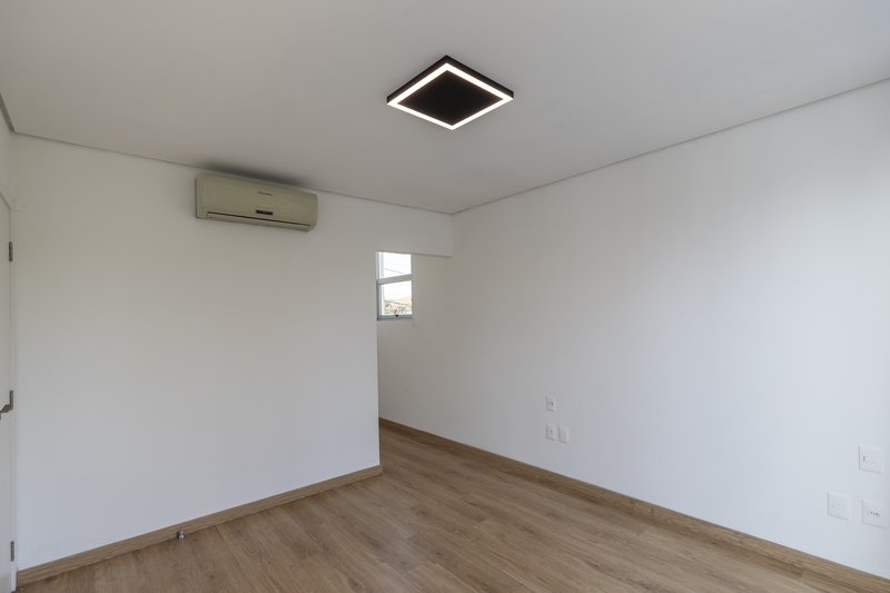 Casa à Venda Condomínio Guaporé II Ribeirão Preto/SP Avenida Heráclito Fontoura Sobral Pinto Ribeirão Preto - 