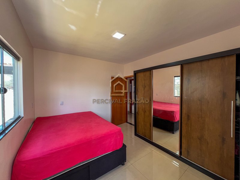 SOBRADO 183m2 DE 4 QUARTOS E 1 SUITE, CHURRASQUEIRA A CARVAO - JARDIM PRESIDENTE Rua Presidente Vargas Goiânia - 