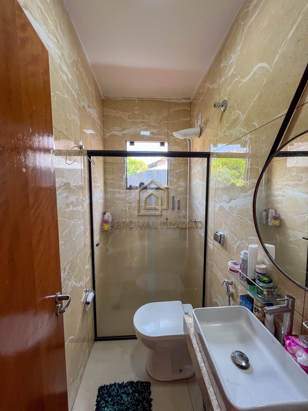 SOBRADO 183m2 DE 4 QUARTOS E 1 SUITE, CHURRASQUEIRA A CARVAO - JARDIM PRESIDENTE Rua Presidente Vargas Goiânia - 