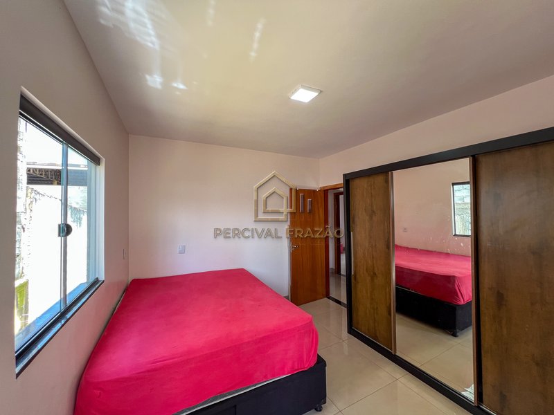 SOBRADO 183m2 DE 4 QUARTOS E 1 SUITE, CHURRASQUEIRA A CARVAO - JARDIM PRESIDENTE Rua Presidente Vargas Goiânia - 