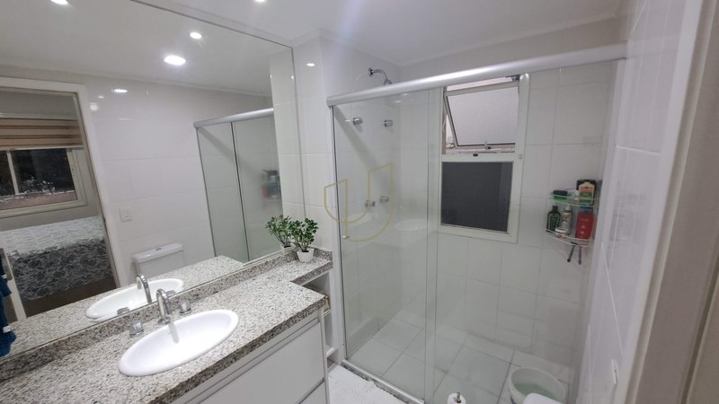 Apartamento com 3 dormitórios no Residencial Premiere - São José dos Campos - 