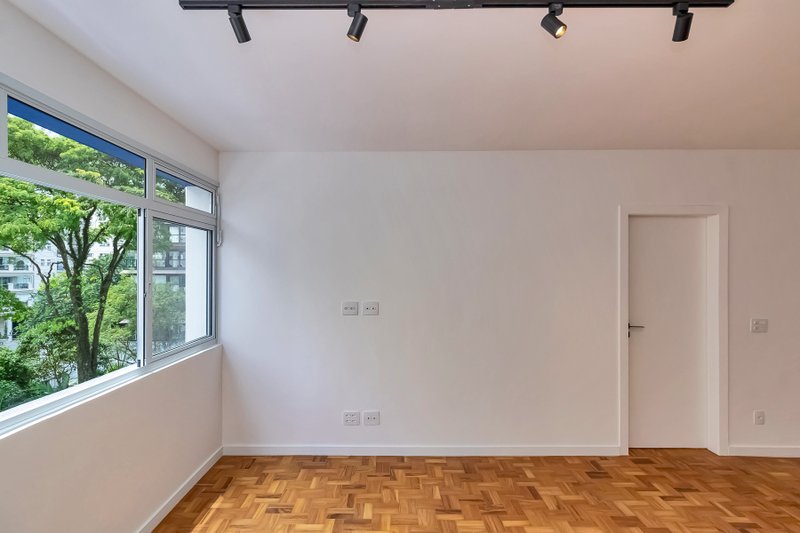 Apartamento reformado no Jardim Paulista 3 dorm 1 suíte 1 vaga Alameda Joaquim Eugênio de Lima São Paulo - 