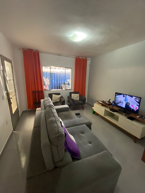 Casa 3 dormitórios- Vila Brasileira - Mogi das Cruzes - 