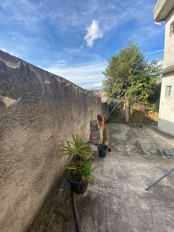 Casa 3 dormitórios- Vila Brasileira - Mogi das Cruzes - 