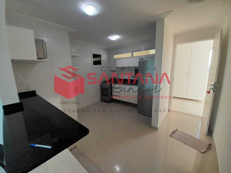 Apartamento mobiliado com suíte, para locação em Buraquinho.  (INDISPONÍVEL) Rua Carlos Conceição Lauro de Freitas - 