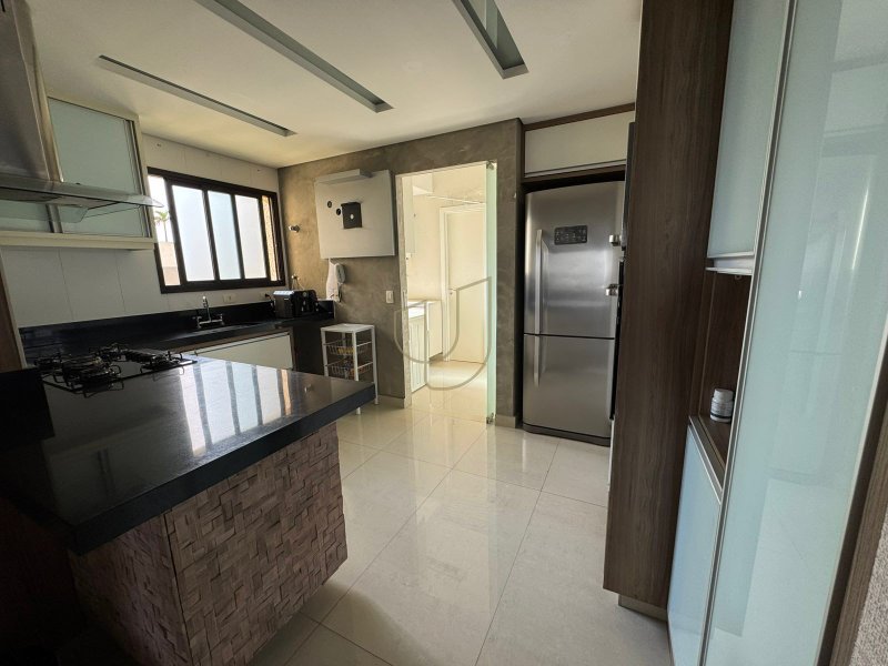 Apartamento com 3 Dormitórios no Esplanada Resort - São José dos Campos - 
