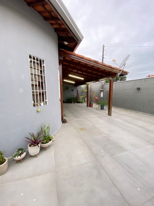 Lindo imóvel localizado no bairro de maior valorização da cidade - Caraguatatuba - 