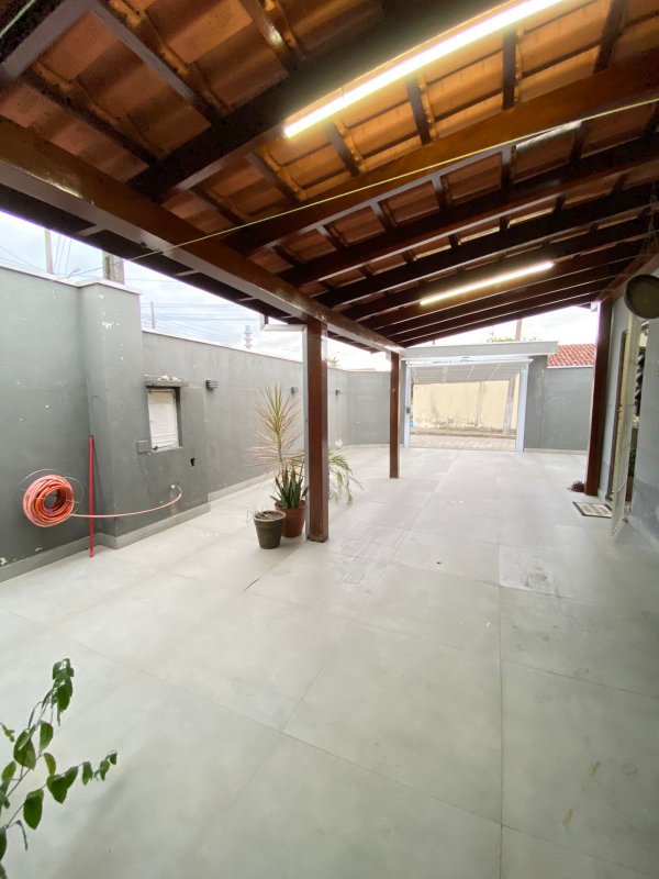 Lindo imóvel localizado no bairro de maior valorização da cidade - Caraguatatuba - 