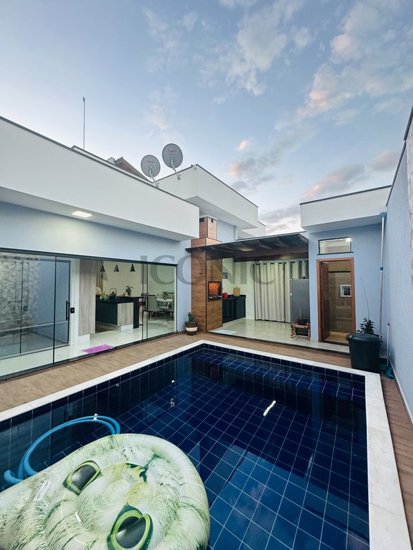 Casa Térrea em Condomínio de Cerquilho com 4 quartos, área gourmet e piscina - Cerquilho - 