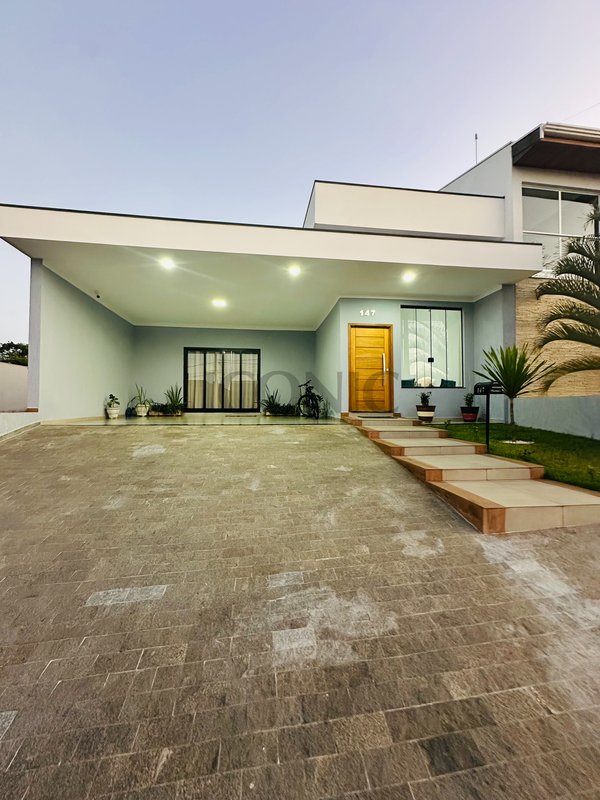 Casa Térrea em Condomínio de Cerquilho com 4 quartos, área gourmet e piscina - Cerquilho - 