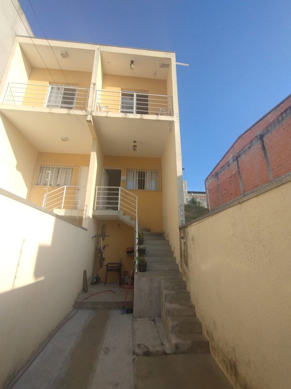 SOBRADO Á VENDA NO RESIDENCIAL SANTO ANTONIO FRANCO DA ROCHA Rua Robert Nesta Marley Franco da Rocha - 