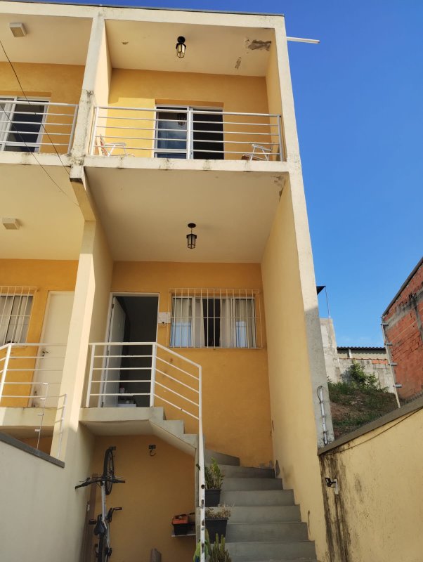 SOBRADO Á VENDA NO RESIDENCIAL SANTO ANTONIO FRANCO DA ROCHA Rua Robert Nesta Marley Franco da Rocha - 