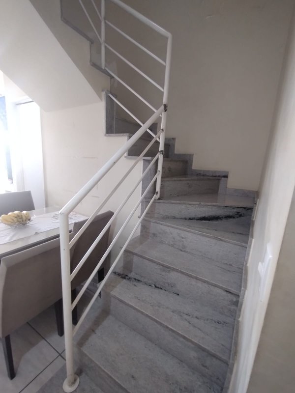 SOBRADO Á VENDA NO RESIDENCIAL SANTO ANTONIO FRANCO DA ROCHA Rua Robert Nesta Marley Franco da Rocha - 