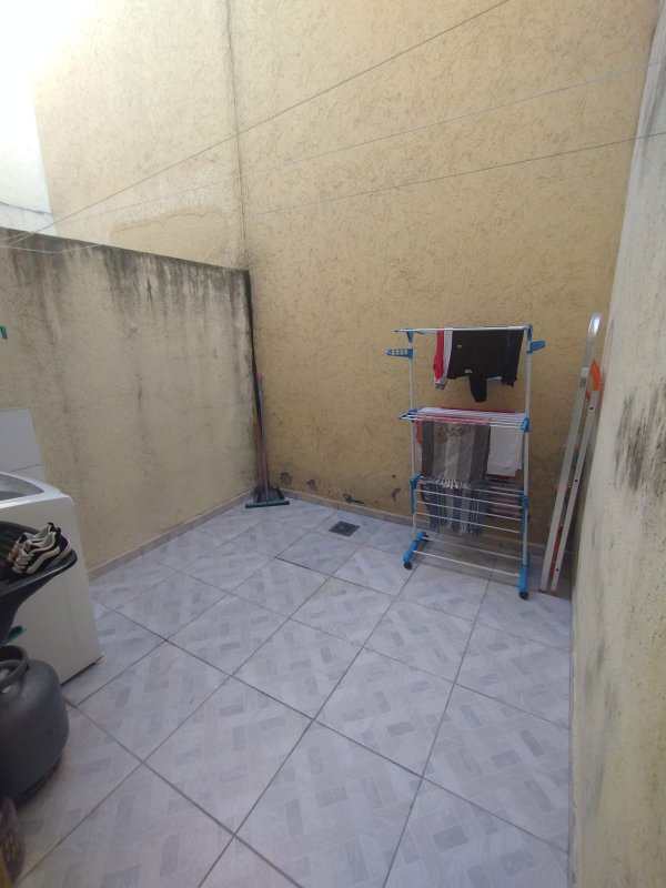 SOBRADO Á VENDA NO RESIDENCIAL SANTO ANTONIO FRANCO DA ROCHA Rua Robert Nesta Marley Franco da Rocha - 