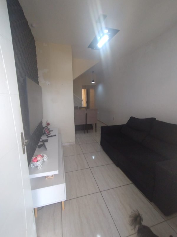 SOBRADO Á VENDA NO RESIDENCIAL SANTO ANTONIO FRANCO DA ROCHA Rua Robert Nesta Marley Franco da Rocha - 
