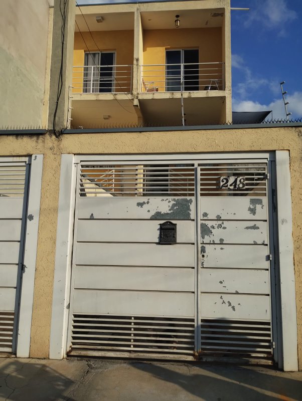 SOBRADO Á VENDA NO RESIDENCIAL SANTO ANTONIO FRANCO DA ROCHA Rua Robert Nesta Marley Franco da Rocha - 