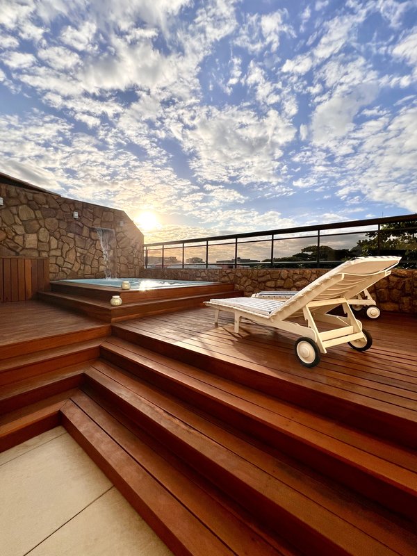 Cobertura duplex magnífica no Jardim Oceânico - Rio de Janeiro - 