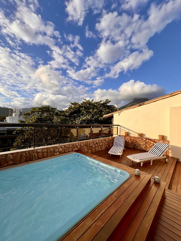 Cobertura duplex magnífica no Jardim Oceânico - Rio de Janeiro - 
