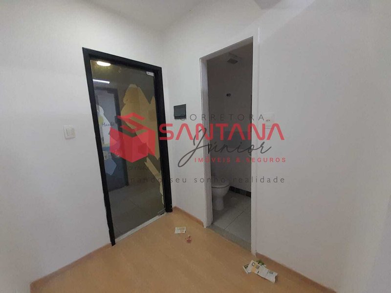 Sala comercial para locação no Mediterrâneo Rua Itagi Lauro de Freitas - 