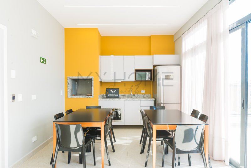 APARTAMENTO À VENDA NO ÁGUA VERDE - 1 QUARTO - SACADA E CHURRASQUEIRA Avenida Presidente Getúlio Vargas Curitiba - 