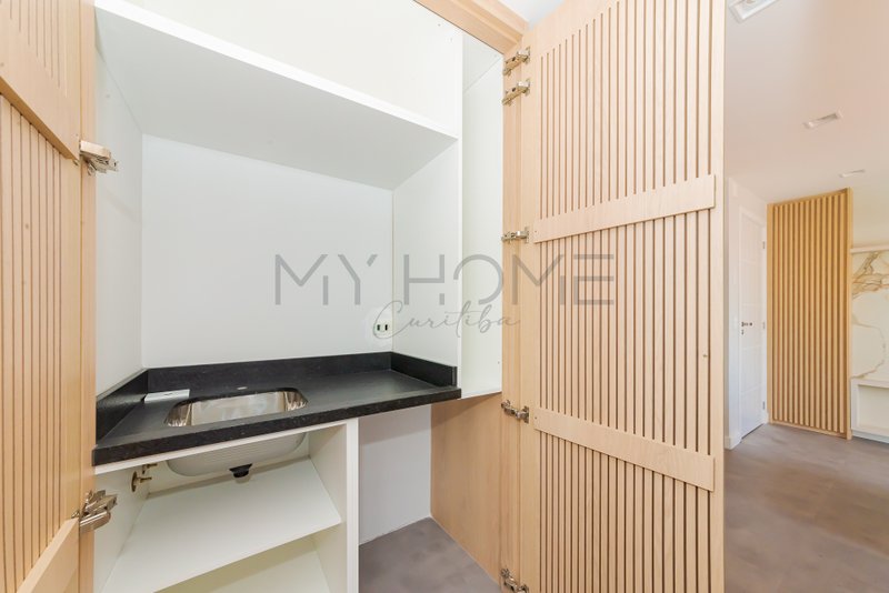 APARTAMENTO À VENDA NO ÁGUA VERDE - 1 QUARTO - SACADA E CHURRASQUEIRA Avenida Presidente Getúlio Vargas Curitiba - 