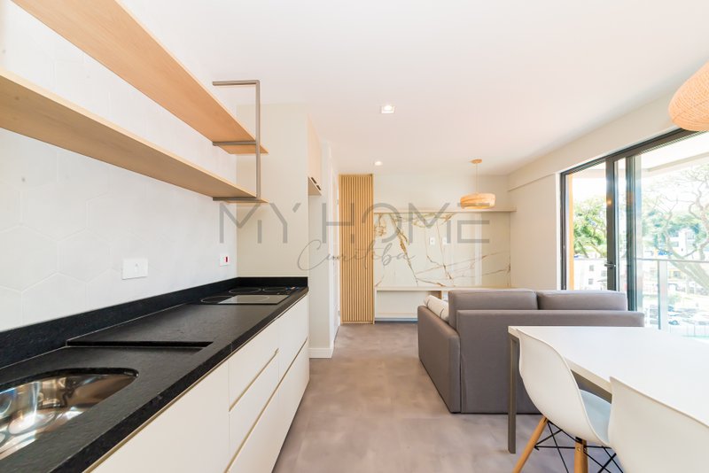 APARTAMENTO À VENDA NO ÁGUA VERDE - 1 QUARTO - SACADA E CHURRASQUEIRA Avenida Presidente Getúlio Vargas Curitiba - 