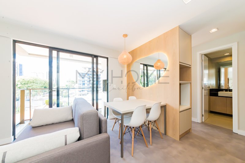 APARTAMENTO À VENDA NO ÁGUA VERDE - 1 QUARTO - SACADA E CHURRASQUEIRA Avenida Presidente Getúlio Vargas Curitiba - 