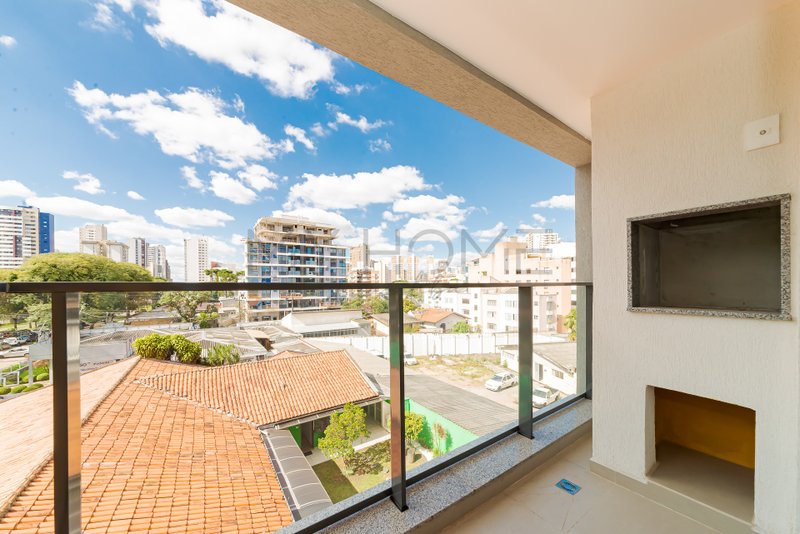APARTAMENTO À VENDA NO ÁGUA VERDE - 1 QUARTO - SACADA E CHURRASQUEIRA Avenida Presidente Getúlio Vargas Curitiba - 
