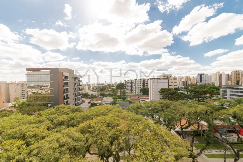 APARTAMENTO À VENDA NO ÁGUA VERDE - 1 QUARTO - SACADA E CHURRASQUEIRA Avenida Presidente Getúlio Vargas Curitiba - 