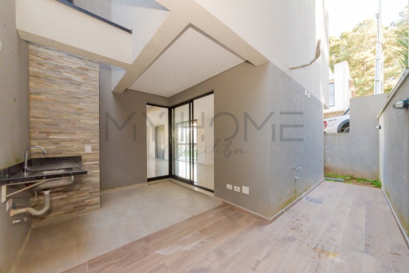 CASA À VENDA NO SANTA CÂNDIDA - PRONTA PRA MORAR - 3 QUARTOS - 3 VAGAS Rua Irma Schreiner Maran Curitiba - 