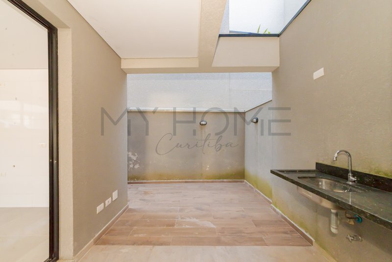 CASA À VENDA NO SANTA CÂNDIDA - PRONTA PRA MORAR - 3 QUARTOS - 3 VAGAS Rua Irma Schreiner Maran Curitiba - 
