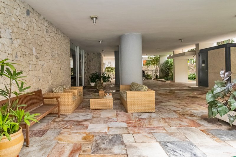 Apartamento em Higienópolis com 230m² 3 dorm 1 suíte 2 vagas Rua Maranhão São Paulo - 