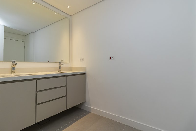 Apartamento em Higienópolis com 230m² 3 dorm 1 suíte 2 vagas Rua Maranhão São Paulo - 