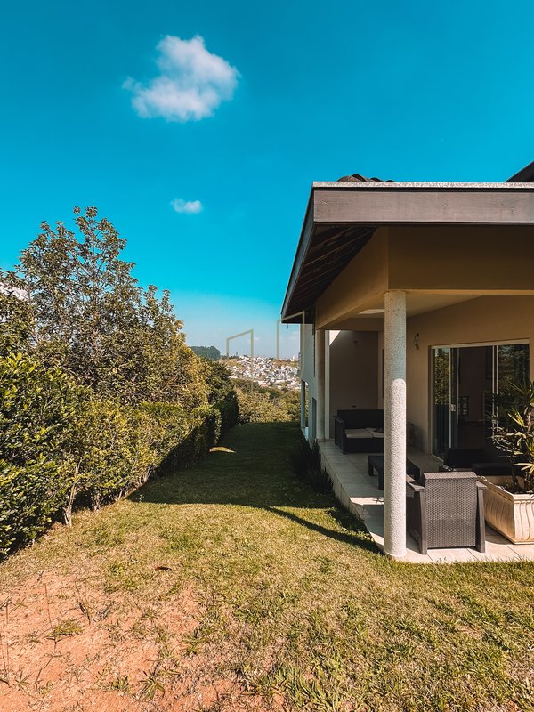 Casa com 3 Suítes no Condomínio Mirante do Vale Estrada Rio Comprido Jacareí - 