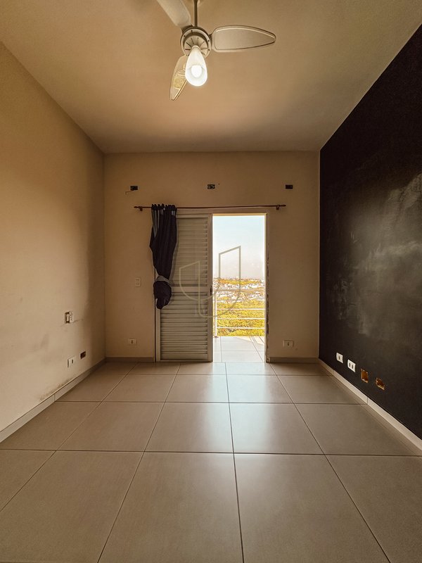 Casa com 3 Suítes no Condomínio Mirante do Vale Estrada Rio Comprido Jacareí - 