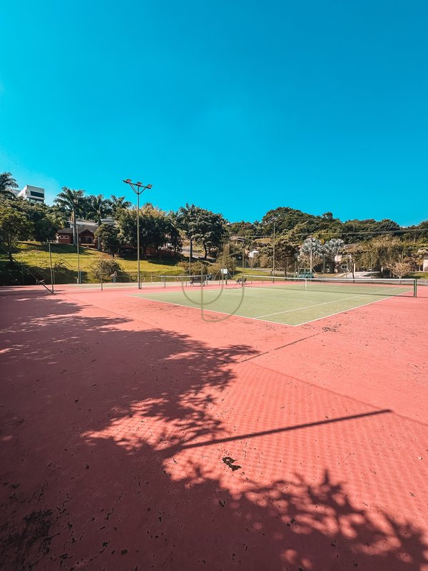 Casa com 3 Suítes no Condomínio Mirante do Vale Estrada Rio Comprido Jacareí - 