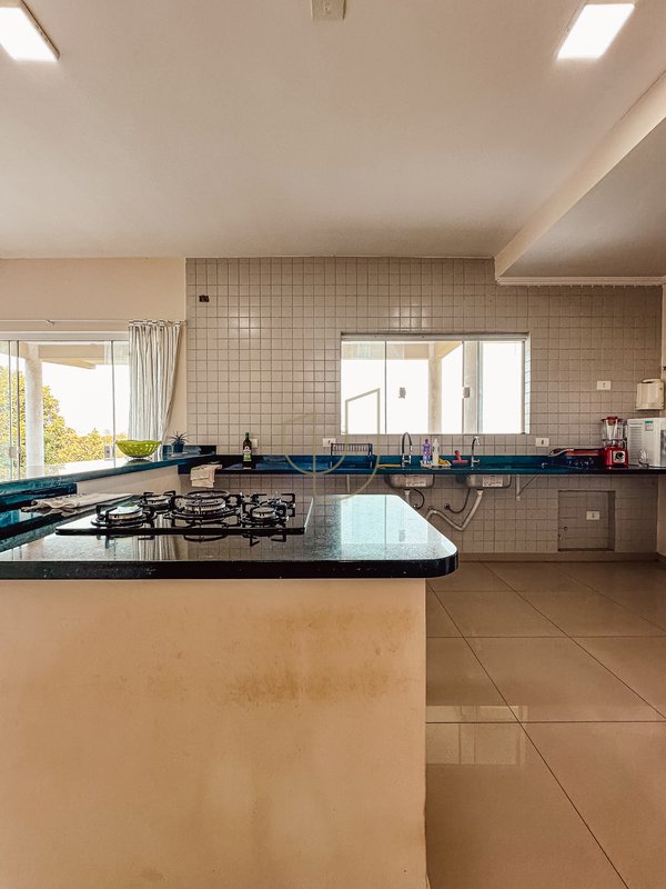 Casa com 3 Suítes no Condomínio Mirante do Vale Estrada Rio Comprido Jacareí - 