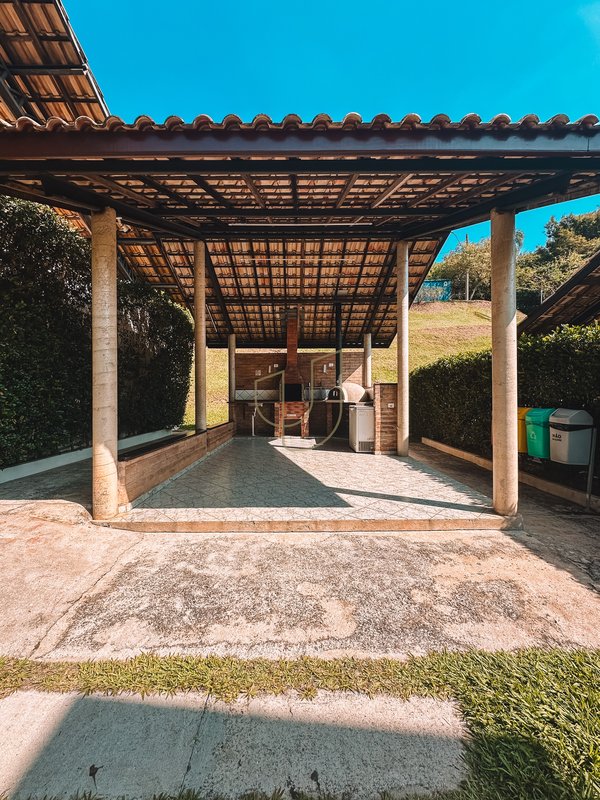 Casa com 3 Suítes no Condomínio Mirante do Vale Estrada Rio Comprido Jacareí - 