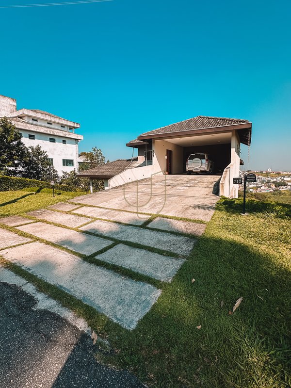 Casa com 3 Suítes no Condomínio Mirante do Vale Estrada Rio Comprido Jacareí - 