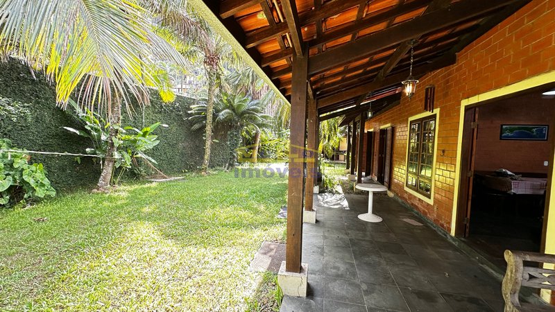 Casa central em uma travessa da avenida principal em Boiçucanga FRANCISCO LEDO São Sebastião - 