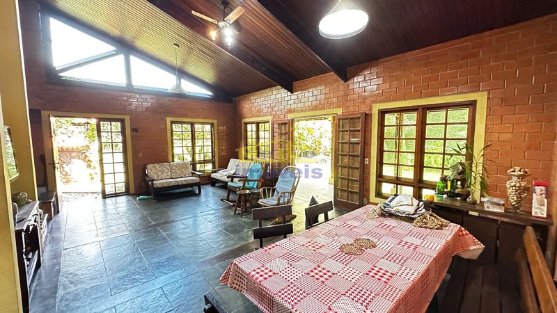 Casa central em uma travessa da avenida principal em Boiçucanga FRANCISCO LEDO São Sebastião - 