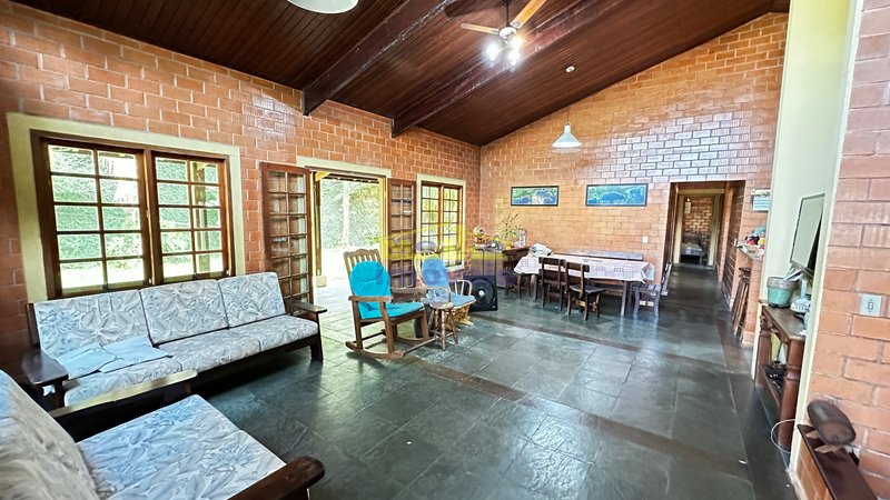 Casa central em uma travessa da avenida principal em Boiçucanga FRANCISCO LEDO São Sebastião - 