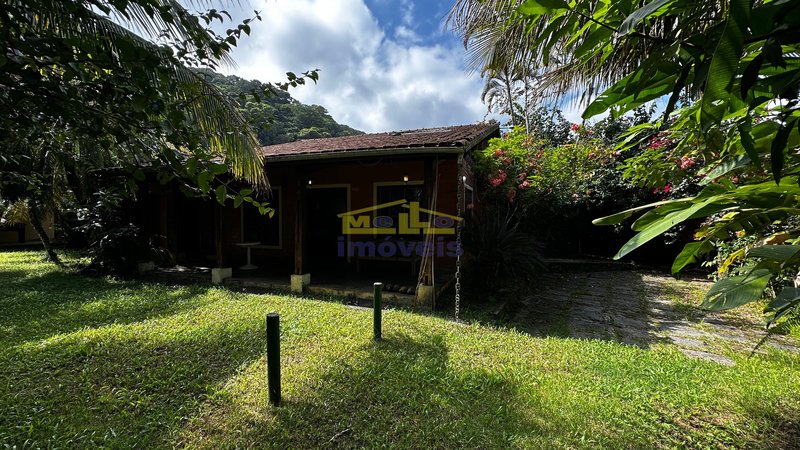 Casa central em uma travessa da avenida principal em Boiçucanga FRANCISCO LEDO São Sebastião - 
